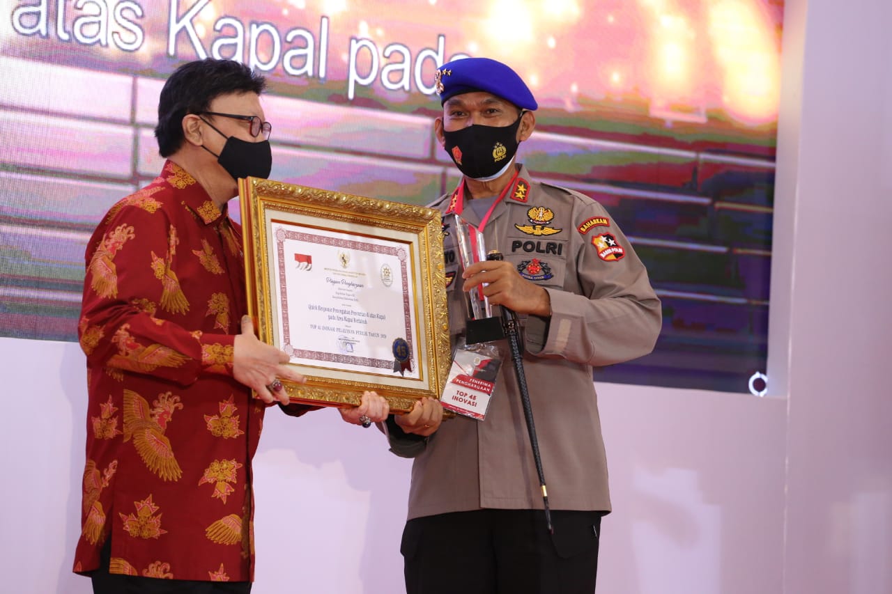 Korpolairud Baharkam Polri mendapatkan Penghargaan Pemenang Top 45 dalam Kompetisi Inovasi Pelayanan Publik 2020 di Kemenpan RB, Jakarta Selatan