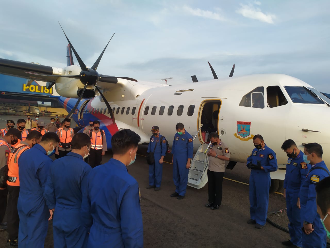 “Ditpoludara kirimkan 2 Helli dan 1 Pesawat CN 295 dukung Operasi kemanusiaan gempa Majene di Sulawesi Barat.”