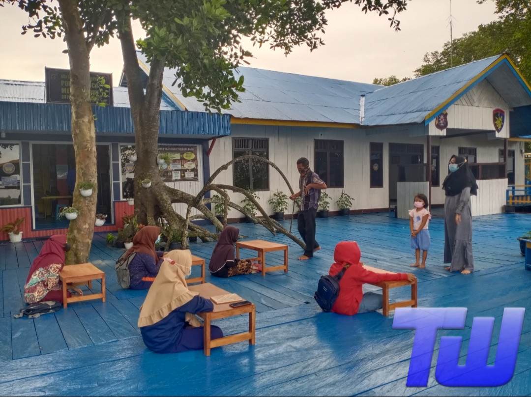 Serunya Kursus Di Pondok Baca Marnit Kumai