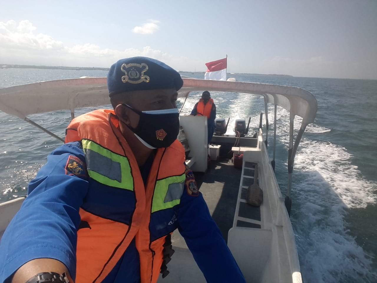 KP.XI- 1017 Sat Polairud Polres Jembrana Laksanakan Giat SAR Laka Laut Tenggelamnya KMP. YUNICEE Di Perairan Selat Bali Hari Ke 7.