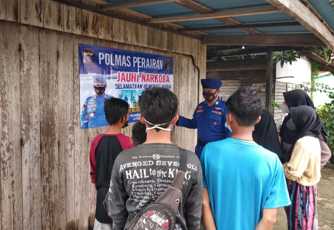 Jauhi Narkoba, Polmas Perairan Berikan Pencerahan Kepada Masayarakat Desa Tabatan