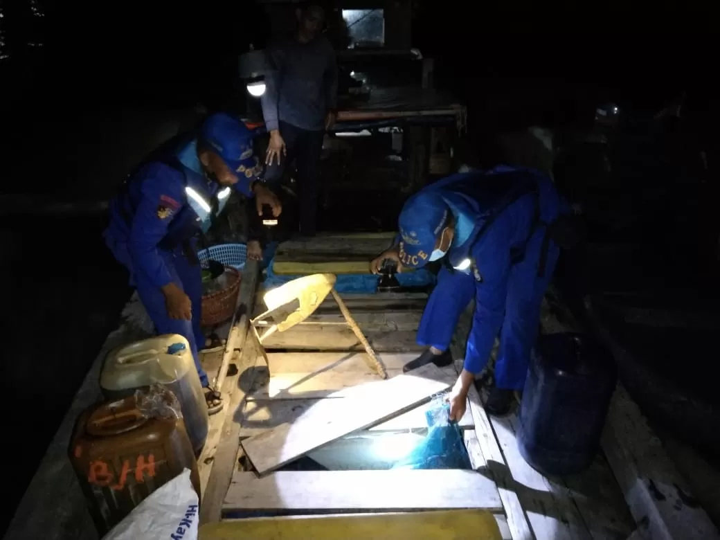 Diawaki Team Regu I Sat Polair Polres Tanjung Balai berhasil kejar Kapal Tanpa Nama yang memasuki Perairan Tanjung Balai