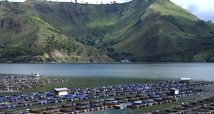 Polda Sumut Tertibkan KJA dan Tambah Kapal Patroli di Danau Toba