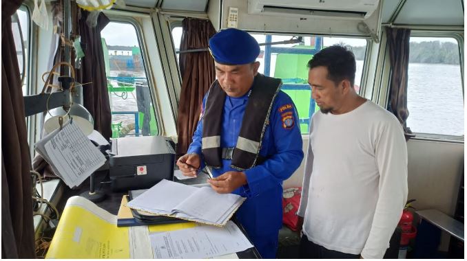 Jaga Keutuhan NKRI, Ditpolairud Polda Kalteng Ajak Pelayar Waspada Paham Terorisme dan Radikalisme