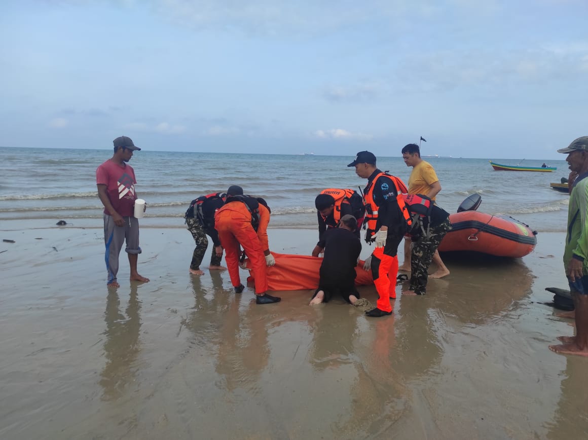 Sat Polairud Polres Babar Bersama Tim Gabungan Berhasil Temukan Bocah yang Tenggelam