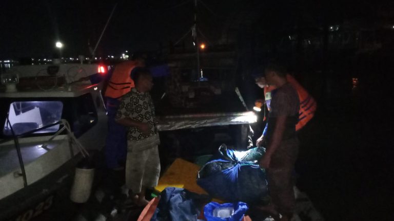 Enam Jam Melaksanakan Patroli Perairan pada Malam Hingga Dini Hari Pagi, Sat Polairud Polres Tanjung Balai Kejar Kapal Tanpa Nama