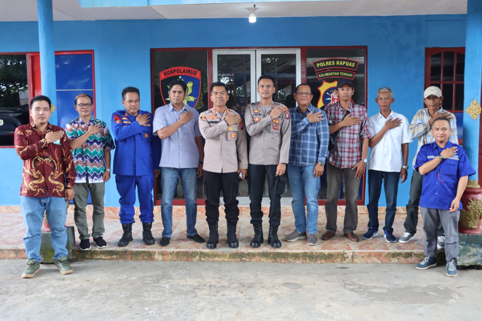 Jumat Curhat Kapolres Kapuas Jalin Silaturahmi Kamtibmas, bersama Masyarkat Pesisir SungaiV