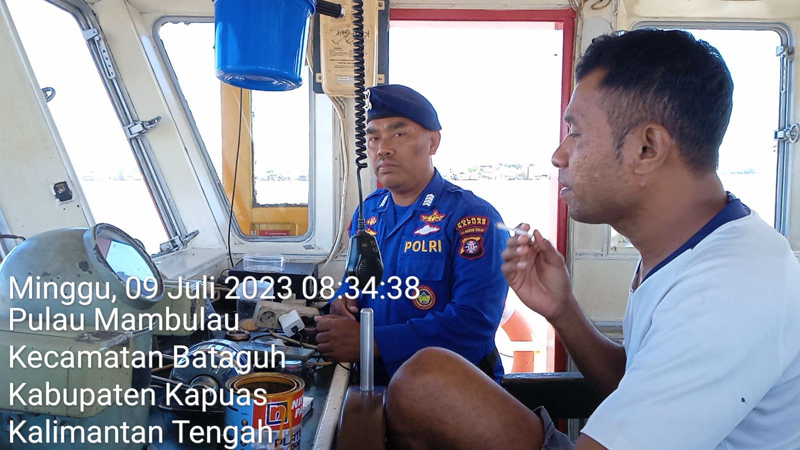Pagi Ini, Personel Satpolairud Kapuas Cek Dokumen Kapal Melintas DAS Kapuas