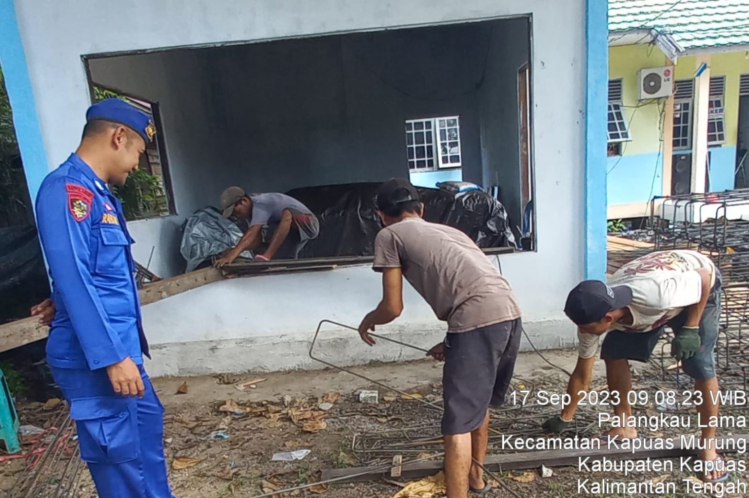 Satpolairud Polres Kapuas Ajak Anak-anak Belajar di Pondok Baca Pos Polair Palangkau Lama