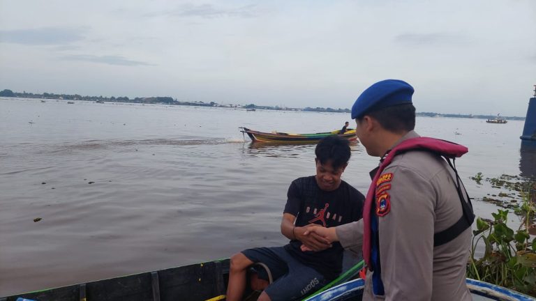 Personil Sat Polairud Polres Batola Patroli Perairan di Wilayah Kab. Batola