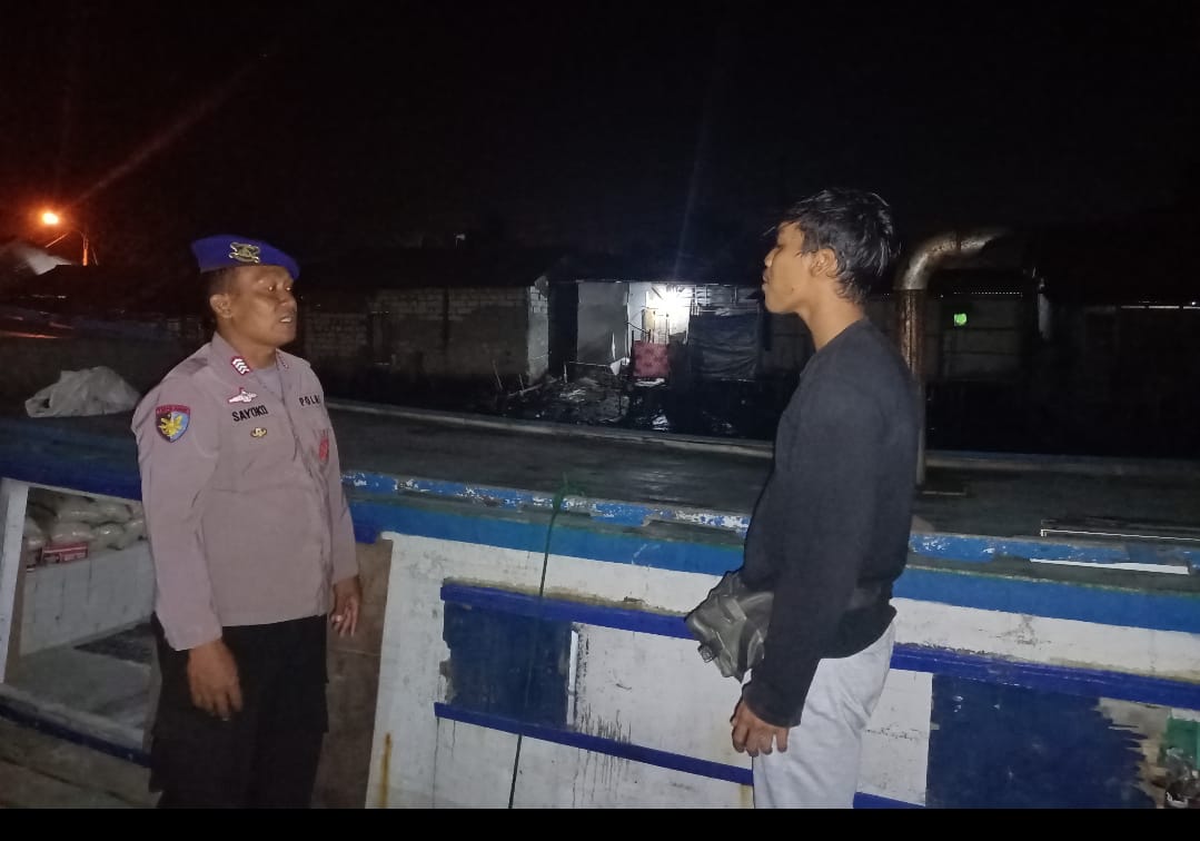 Tingkatkan Patroli Malam Hari Di Dermaga Pelabuhan Tradisional Oleh Personel Sat Polairud Polresta Tangerang