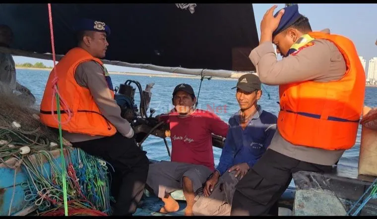 Team Patroli Satpolair Polres Kepulauan Seribu Gelar Patroli Laut Dialogis di Perairan Pulau Untung Jawa