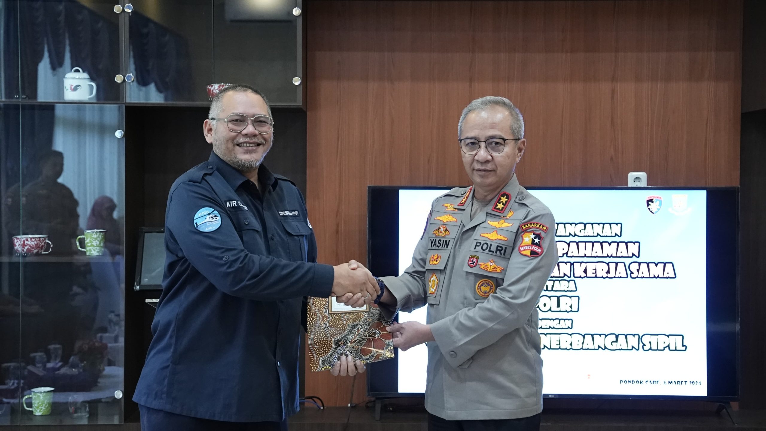Teken MoU dengan Operator Penerbangan Sipil, Korpolairud akan Tingkatkan Kemampuan awak Pesawat Udara Polri