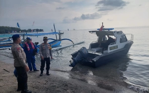 Jaga Keselamatan Wisatawan, Polairud Polres Situbondo Siagakan Kapal Patroli