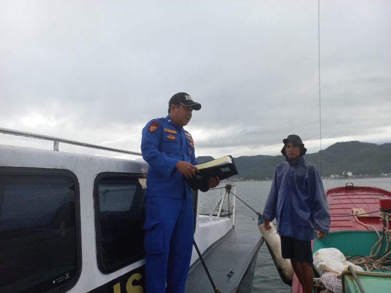 Dengan Patroli Dialogis Dilaksanakan Sat Polairud Polres Sibolga, Jaga Keamanan Di Perairan