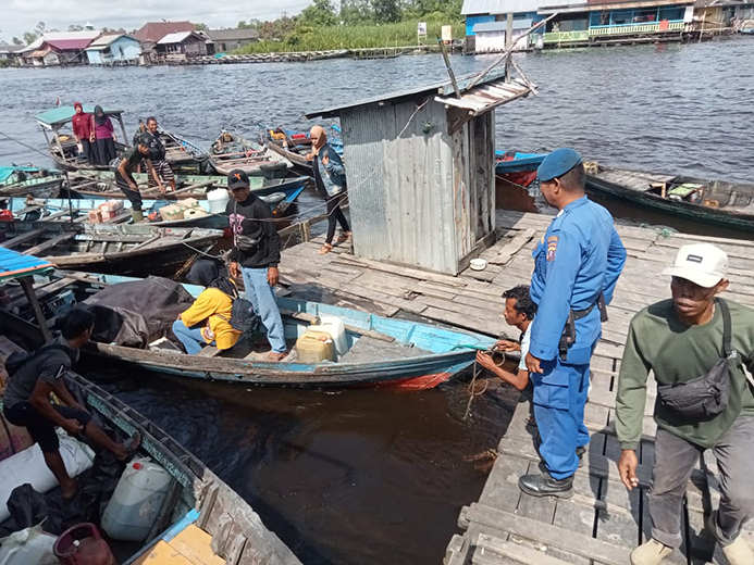 Sat Polair Polres Sukamara Gencarkan Sambang Masyarakat untuk Meningkatkan Keamanan Lingkungan di Sekitar DAS Jelai