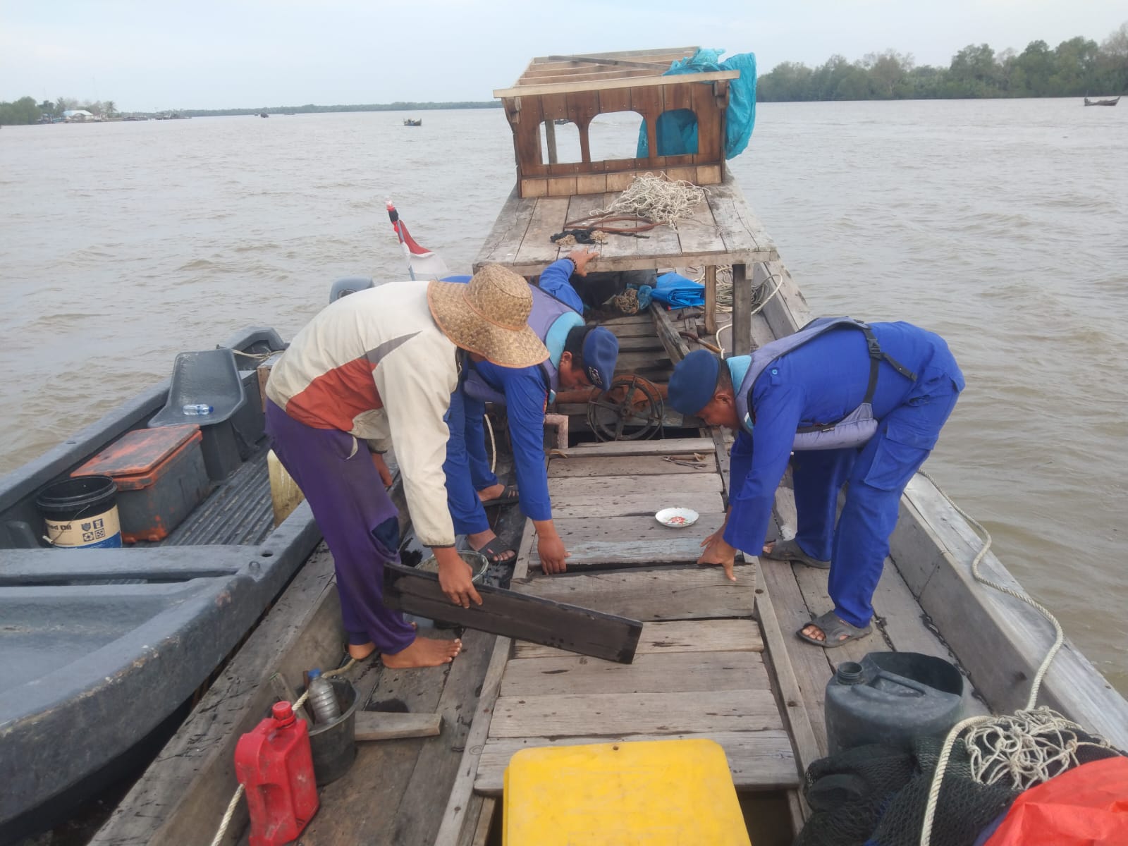 Pastikan Barang Ilegal Tidak Masuk, Sat Polairud Polres Tanjung Balai Cek Kapal Nelayan Tanpa Nama