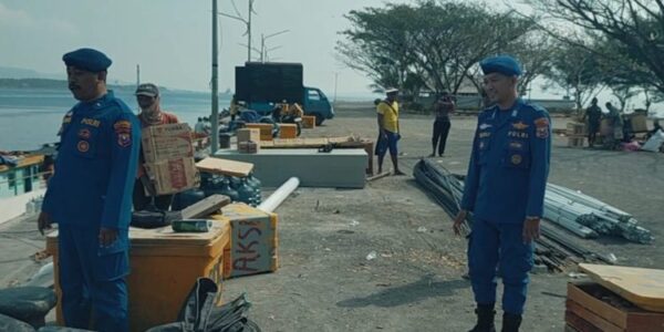 Satpolairud Banyuwangi Gelar Patroli dan Sosialisasi Rutin di Pelabuhan Marina Boom