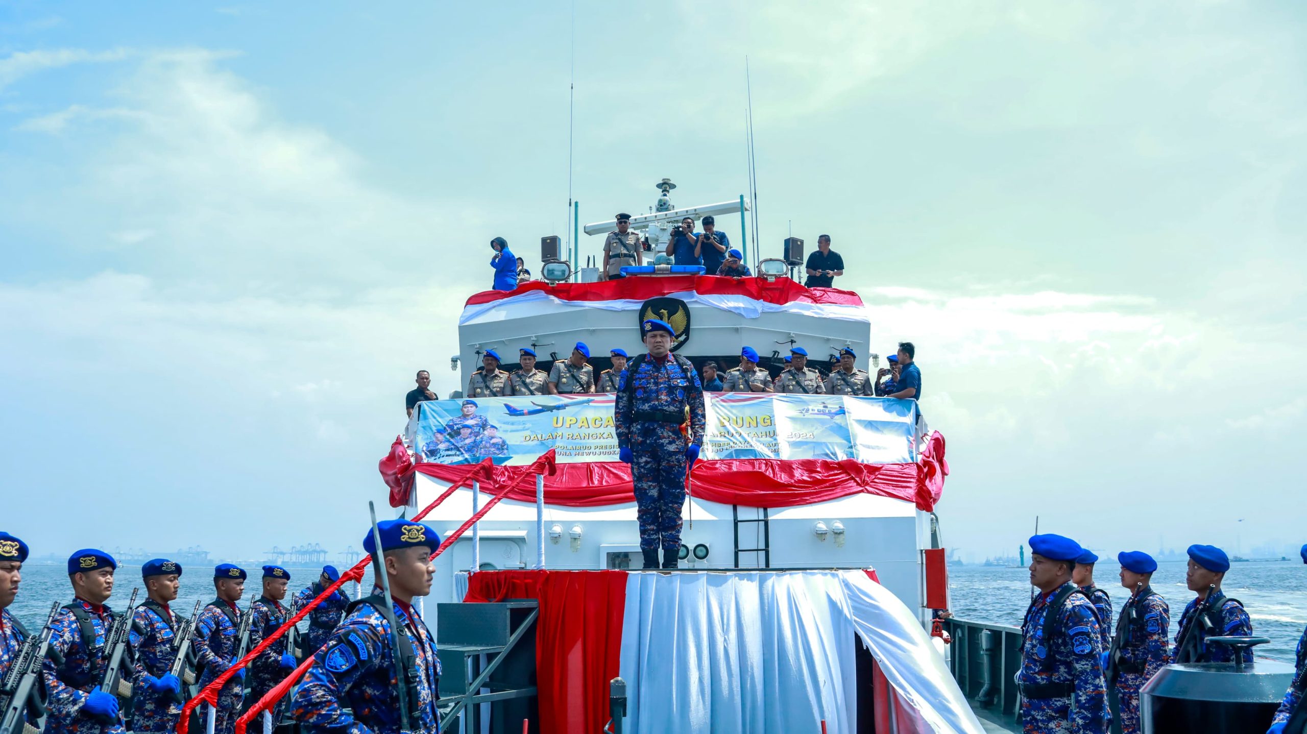 Kabaharkam Polri Pimpin Upacara Tabur Bunga di Laut sebagai Penghormatan kepada para Pahlawan