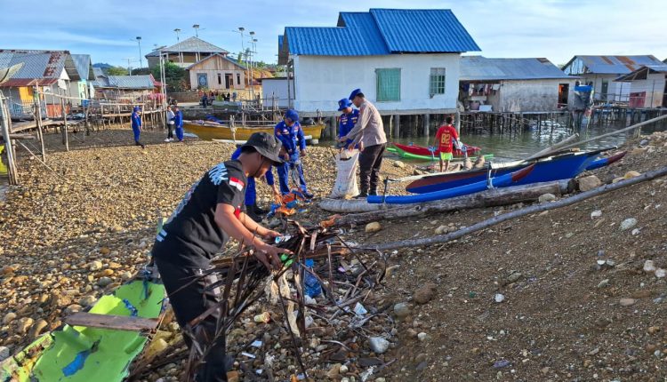 Baru Menjabat, Kasat Polair Polres Boalemo Gerak Cepat Gelar Aksi Bersih Pantai di Desa Bajo