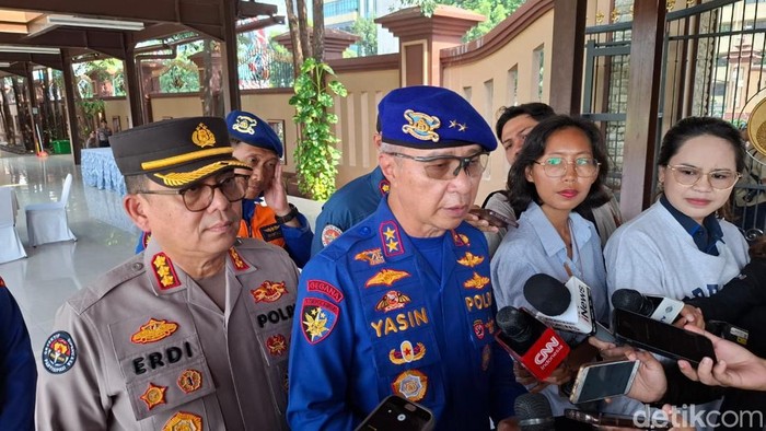 Baharkam Polri Kerahkan 200 Personel Tangani Banjir Bekasi