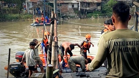 Tiga Hari Hilang, Jasad Ibu Rumah Tangga Ditemukan di Sungai Kalimas