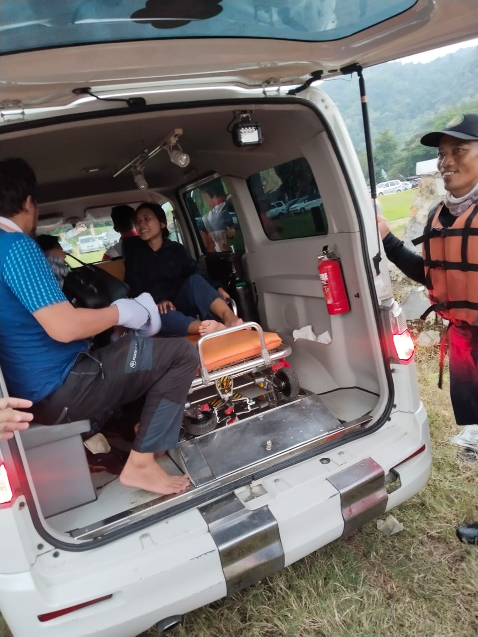 Pertolongan Cepat; Polairud Polda Jateng Tangani Kecelakaan Paralayang di Waduk Gajah Mungkur