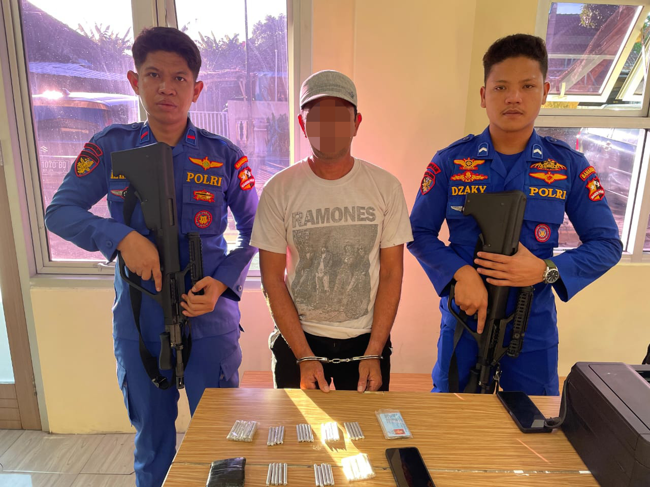 KP. KUTILANG – 5005 BERSAMA DITPOLAIRDA POLDA NTB BERHASIL TANGKAP PENYEDIA DETONATOR UNTUK PENANGKAPAN IKAN SECARA ILEGAL DI PULAU SUMBAWA