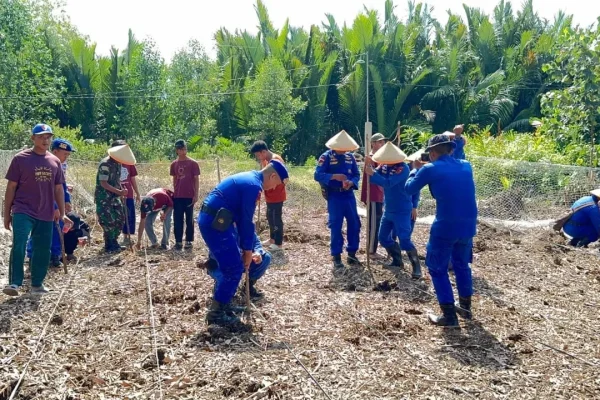 Polairud Polda Jambi Tebar 5.000 Bibit Ikan Nila dan Tanam Jagung Dukung Ketahanan