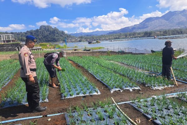 Sat Polairud Polres Bangli Gelar Sambang Masyarakat Pesisir Danau Batur