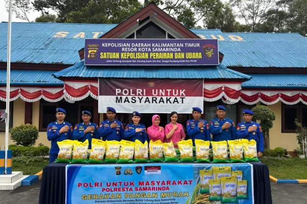 Polairud Polresta Samarinda Bersama Bulog Gelar Pasar Murah, Ratusan Karung Beras Habis Terjual