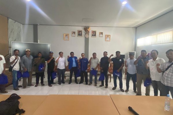 “ANTISIPASI KONFLIK WILAYAH PERAIRAN, DITPOLAIR KORPOLAIRUD BAHARKAM POLRI MELALUI SUBDIT INTELAIR MELAKUKAN GELAR DISKUSI DENGAN PERWAKILAN NELAYAN KOTA BARU KALSEL”