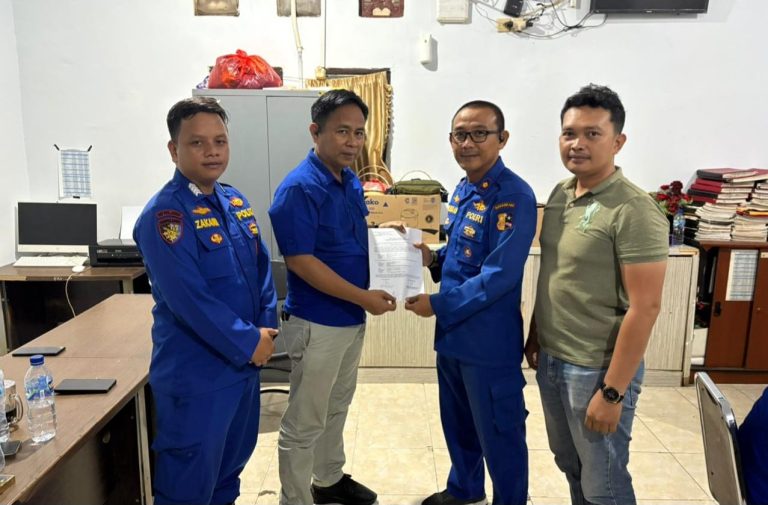 KP. PELIKAN-5008 DAN SUBDIT GAKKUM DITOLAIRUD POLDA SULSEL BERHASIL MENANGKAP PERAHU YANG DIDUGA MEMBAWA DAGING PENYU.