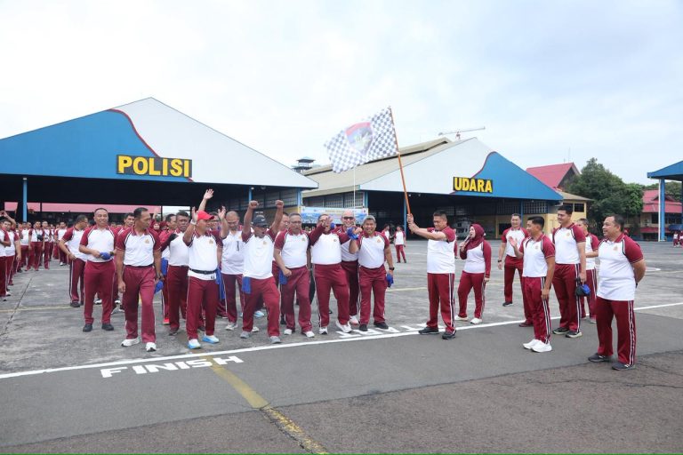 KORPOLAIRUD BAHARKAM POLRI GELAR OLAHRAGA BERSAMA DALAM RANGKA MEMPERINGATI HUT POLAIRUD KE-75