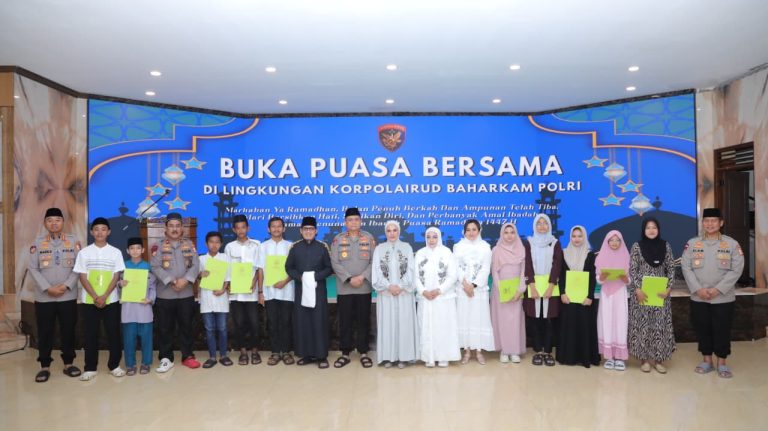 Kakorpolairud Baharkam Polri Gelar Buka Puasa Bersama dan santunan Anak Yatim
